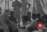 Standbild Evakuierung des Bikini-Atolls Bikini-Atoll, Marshal Islands, 1946, aus Sekunde 20 historischem Filmmaterial Videoclip 65675080274