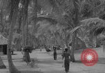 Standbild Evakuierung des Bikini-Atolls Bikini-Atoll, Marshal Islands, 1946, aus Sekunde 40 historischem Filmmaterial Videoclip 65675080274
