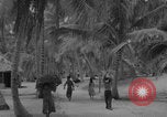 Standbild Evakuierung des Bikini-Atolls Bikini-Atoll, Marshal Islands, 1946, aus Sekunde 49 historischem Filmmaterial Videoclip 65675080274