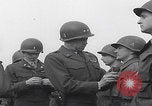 Immagine di Truppe della Terza Divisione Corazzata dell'esercito americano Colonia Germania, 1945, secondo 27 filmato di repertorio 65675080287