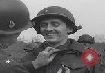 Immagine di Truppe della Terza Divisione Corazzata dell'esercito americano Colonia Germania, 1945, secondo 46 filmato di repertorio 65675080287