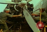 Image Mécanique des bases aériennes américaines pendant la guerre du Vietnam Vietnam, 1967, de la seconde 7 séquences d'archives historiques vidéo 65675080300
