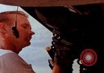 Image Mécanique des bases aériennes américaines pendant la guerre du Vietnam Vietnam, 1967, de la seconde 33 séquences d'archives historiques vidéo 65675080300