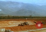 Image Construction d'une base américaine pendant la guerre du Vietnam Vietnam, 1967, de la seconde 28 séquences d'archives historiques vidéo 65675080301