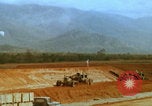 Image Construction d'une base américaine pendant la guerre du Vietnam Vietnam, 1967, de la seconde 29 séquences d'archives historiques vidéo 65675080301