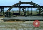 Image Construction d'une base américaine pendant la guerre du Vietnam Vietnam, 1967, de la seconde 56 séquences d'archives historiques vidéo 65675080301