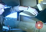 Image Largage de tracts par un avion de l'US Air Force Vietnam, 1967, de la seconde 10 séquences d'archives historiques vidéo 65675080303