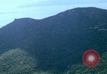 Image Largage de tracts par un avion de l'US Air Force Vietnam, 1967, de la seconde 17 séquences d'archives historiques vidéo 65675080303