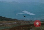 Image Largage de tracts par un avion de l'US Air Force Vietnam, 1967, de la seconde 33 séquences d'archives historiques vidéo 65675080303