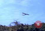Image Largage de tracts par un avion de l'US Air Force Vietnam, 1967, de la seconde 40 séquences d'archives historiques vidéo 65675080303