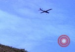 Image Largage de tracts par un avion de l'US Air Force Vietnam, 1967, de la seconde 46 séquences d'archives historiques vidéo 65675080303