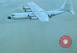 Immagine di paracadutisti della guerra del Vietnam Vietnam, 1967, secondo 4 filmato di repertorio 65675080305