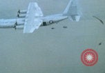 Immagine di paracadutisti della guerra del Vietnam Vietnam, 1967, secondo 6 filmato di repertorio 65675080305