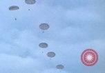 Immagine di paracadutisti della guerra del Vietnam Vietnam, 1967, secondo 20 filmato di repertorio 65675080305