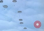 Immagine di paracadutisti della guerra del Vietnam Vietnam, 1967, secondo 22 filmato di repertorio 65675080305