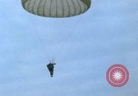 Immagine di paracadutisti della guerra del Vietnam Vietnam, 1967, secondo 28 filmato di repertorio 65675080305