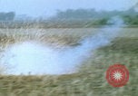 Immagine di paracadutisti della guerra del Vietnam Vietnam, 1967, secondo 42 filmato di repertorio 65675080305