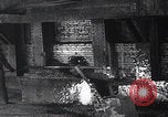 Immagine di tostatura del minerale di rame United States USA, 1927, secondo 45 filmato di repertorio 65675080310