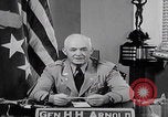 Standbild General Arnold spricht United States USA, 1944, aus Sekunde 29 historischem Filmmaterial Videoclip 65675080316