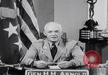 Standbild General Arnold spricht United States USA, 1944, aus Sekunde 62 historischem Filmmaterial Videoclip 65675080316