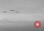 Standbild Friedhöfe der US-Armee im Pazifik im Zweiten Weltkrieg Pazifisches Theater, 1944, aus Sekunde 13 historischem Filmmaterial Videoclip 65675080317