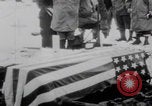 Standbild Friedhöfe der US-Armee im Pazifik im Zweiten Weltkrieg Pazifisches Theater, 1944, aus Sekunde 23 historischem Filmmaterial Videoclip 65675080317