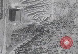Standbild Friedhöfe der US-Armee im Pazifik im Zweiten Weltkrieg Pazifisches Theater, 1944, aus Sekunde 29 historischem Filmmaterial Videoclip 65675080317