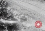 Standbild Friedhöfe der US-Armee im Pazifik im Zweiten Weltkrieg Pazifisches Theater, 1944, aus Sekunde 38 historischem Filmmaterial Videoclip 65675080317
