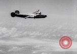Standbild Friedhöfe der US-Armee im Pazifik im Zweiten Weltkrieg Pazifisches Theater, 1944, aus Sekunde 48 historischem Filmmaterial Videoclip 65675080317