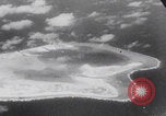 Standbild Friedhöfe der US-Armee im Pazifik im Zweiten Weltkrieg Pazifisches Theater, 1944, aus Sekunde 50 historischem Filmmaterial Videoclip 65675080317