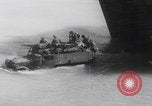 Standbild Ingenieure der US-Armee reparieren Flugplatz Saipan Nördliche Marianen, 1944, aus Sekunde 13 historischem Filmmaterial Videoclip 65675080320