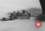 Standbild Ingenieure der US-Armee reparieren Flugplatz Saipan Nördliche Marianen, 1944, aus Sekunde 14 historischem Filmmaterial Videoclip 65675080320