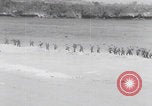 Standbild Ingenieure der US-Armee reparieren Flugplatz Saipan Nördliche Marianen, 1944, aus Sekunde 16 historischem Filmmaterial Videoclip 65675080320