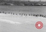 Standbild Ingenieure der US-Armee reparieren Flugplatz Saipan Nördliche Marianen, 1944, aus Sekunde 18 historischem Filmmaterial Videoclip 65675080320