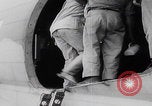 Standbild Ingenieure der US-Armee reparieren Flugplatz Saipan Nördliche Marianen, 1944, aus Sekunde 36 historischem Filmmaterial Videoclip 65675080320