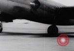 Standbild Ingenieure der US-Armee reparieren Flugplatz Saipan Nördliche Marianen, 1944, aus Sekunde 40 historischem Filmmaterial Videoclip 65675080320