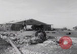 Standbild Ingenieure der US-Armee reparieren Flugplatz Saipan Nördliche Marianen, 1944, aus Sekunde 55 historischem Filmmaterial Videoclip 65675080320