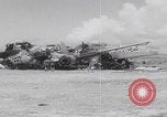 Standbild Ingenieure der US-Armee reparieren Flugplatz Saipan Nördliche Marianen, 1944, aus Sekunde 56 historischem Filmmaterial Videoclip 65675080320