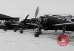 Standbild Ingenieure der US-Armee reparieren Flugplatz Saipan Nördliche Marianen, 1944, aus Sekunde 60 historischem Filmmaterial Videoclip 65675080320