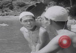 Standbild Japanische Jungen schwimmen Japan, 1937, aus Sekunde 8 historischem Filmmaterial Videoclip 65675080322