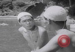 Standbild Japanische Jungen schwimmen Japan, 1937, aus Sekunde 11 historischem Filmmaterial Videoclip 65675080322