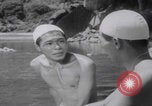 Standbild Japanische Jungen schwimmen Japan, 1937, aus Sekunde 44 historischem Filmmaterial Videoclip 65675080322