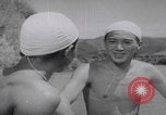 Standbild Japanische Jungen schwimmen Japan, 1937, aus Sekunde 50 historischem Filmmaterial Videoclip 65675080322