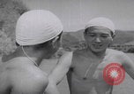 Standbild Japanische Jungen schwimmen Japan, 1937, aus Sekunde 52 historischem Filmmaterial Videoclip 65675080322