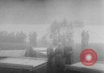 Standbild Bau einer Pontonbrücke der Bundeswehr Limburg Niederlande, 1940, aus Sekunde 3 historischem Filmmaterial Videoclip 65675080333