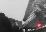Standbild Bau einer Pontonbrücke der Bundeswehr Limburg Niederlande, 1940, aus Sekunde 8 historischem Filmmaterial Videoclip 65675080333
