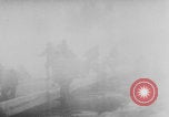 Standbild Bau einer Pontonbrücke der Bundeswehr Limburg Niederlande, 1940, aus Sekunde 18 historischem Filmmaterial Videoclip 65675080333