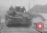Standbild Bau einer Pontonbrücke der Bundeswehr Limburg Niederlande, 1940, aus Sekunde 33 historischem Filmmaterial Videoclip 65675080333