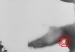 Standbild Bau einer Pontonbrücke der Bundeswehr Limburg Niederlande, 1940, aus Sekunde 35 historischem Filmmaterial Videoclip 65675080333