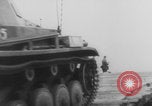 Standbild Bau einer Pontonbrücke der Bundeswehr Limburg Niederlande, 1940, aus Sekunde 38 historischem Filmmaterial Videoclip 65675080333